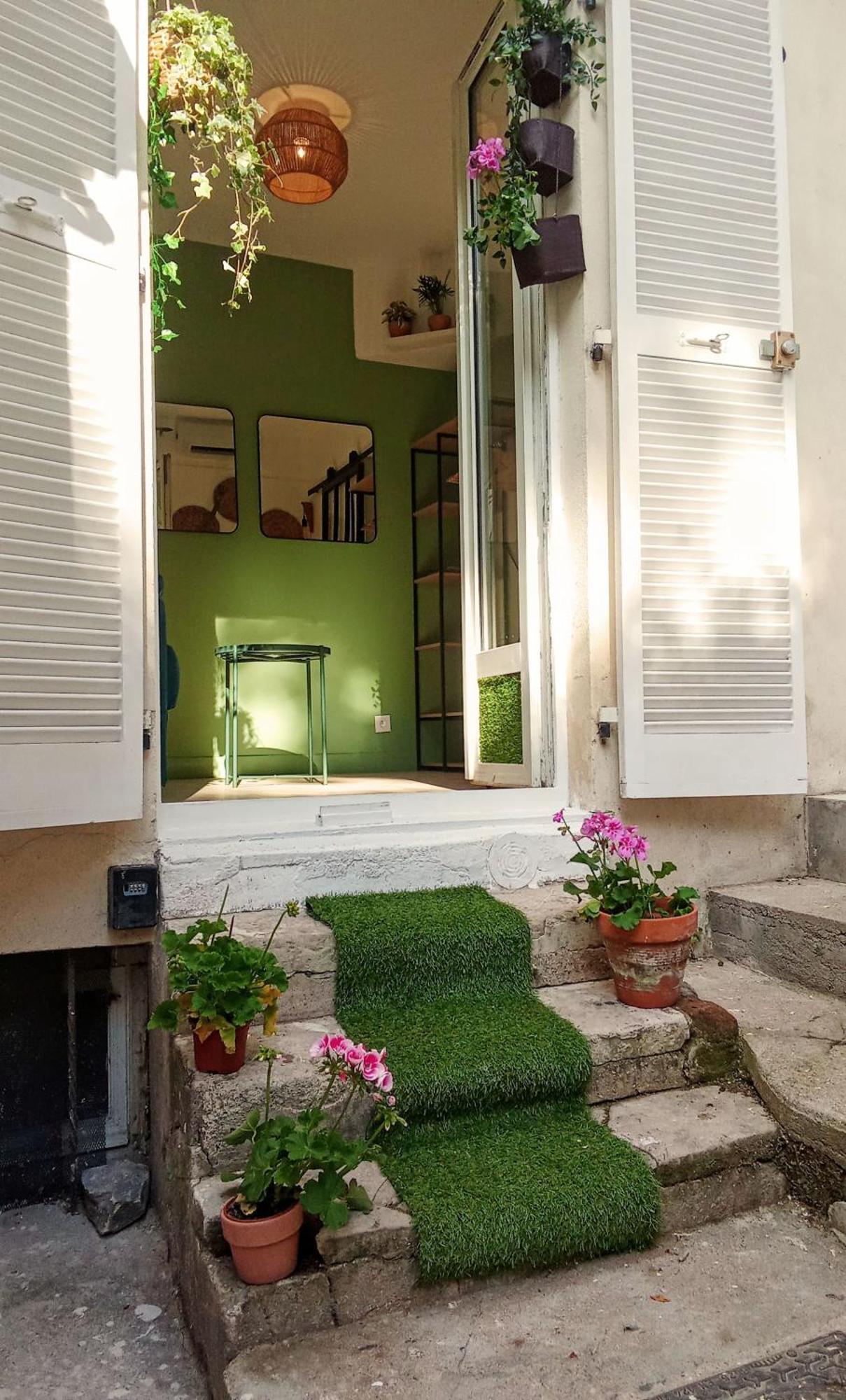 Homestay A Secret Garden In Montmartre *